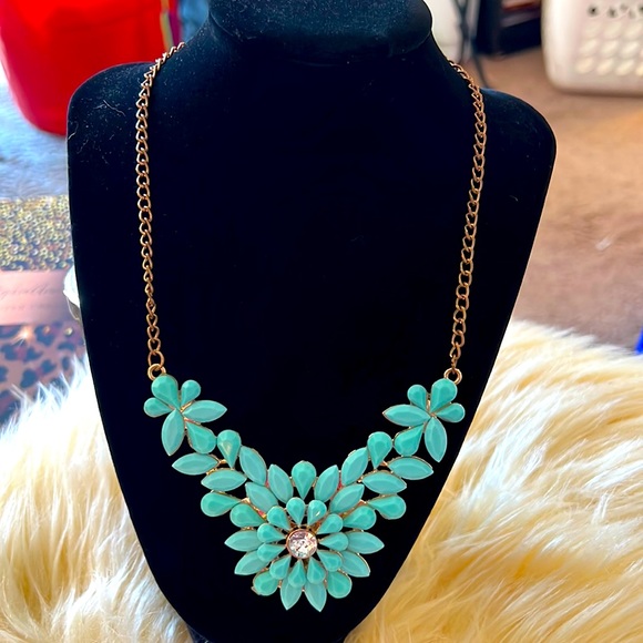 Jewelry - Super cute Necklace